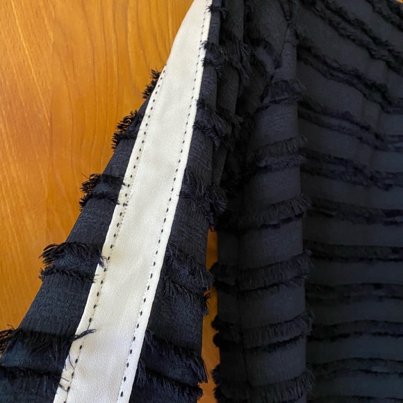 Zara fringe blouse with white stripe sleeve XS - Picture 5 of 6